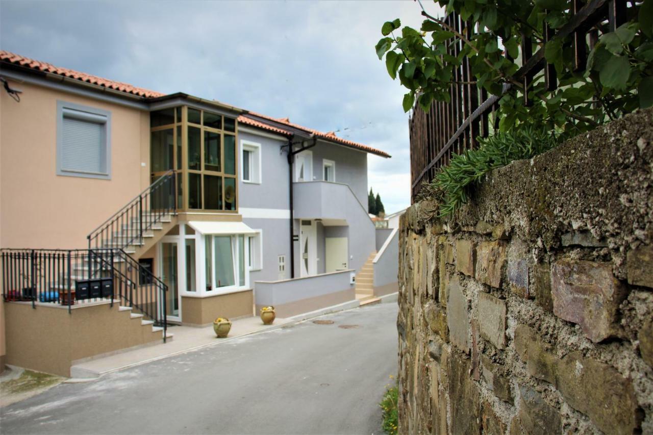 Apartmaji Hrvatin V Kortah Izola Exterior foto